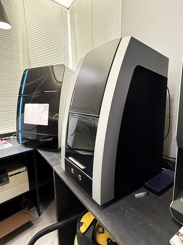 Laboratorio CAD/CAM propio con fresadora Ceramill Motion 2
